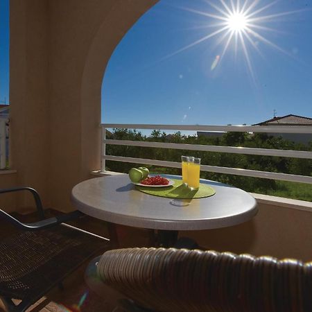 Gorgeous Apartment In Vodice With Kitchen エクステリア 写真