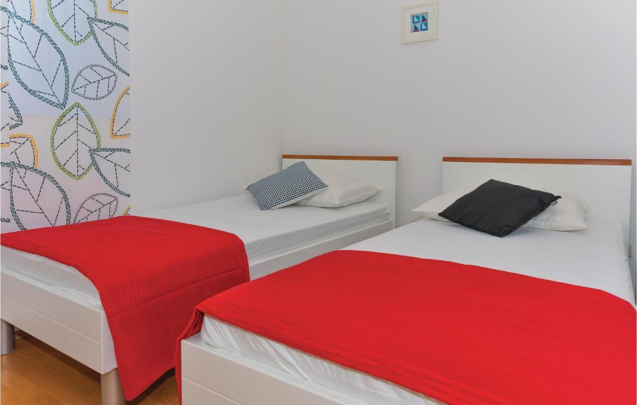 Gorgeous Apartment In Vodice With Kitchen エクステリア 写真