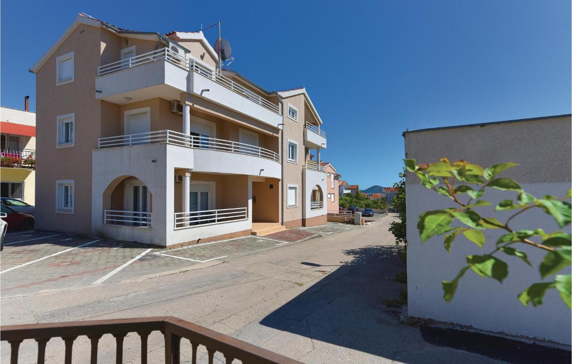 Gorgeous Apartment In Vodice With Kitchen エクステリア 写真