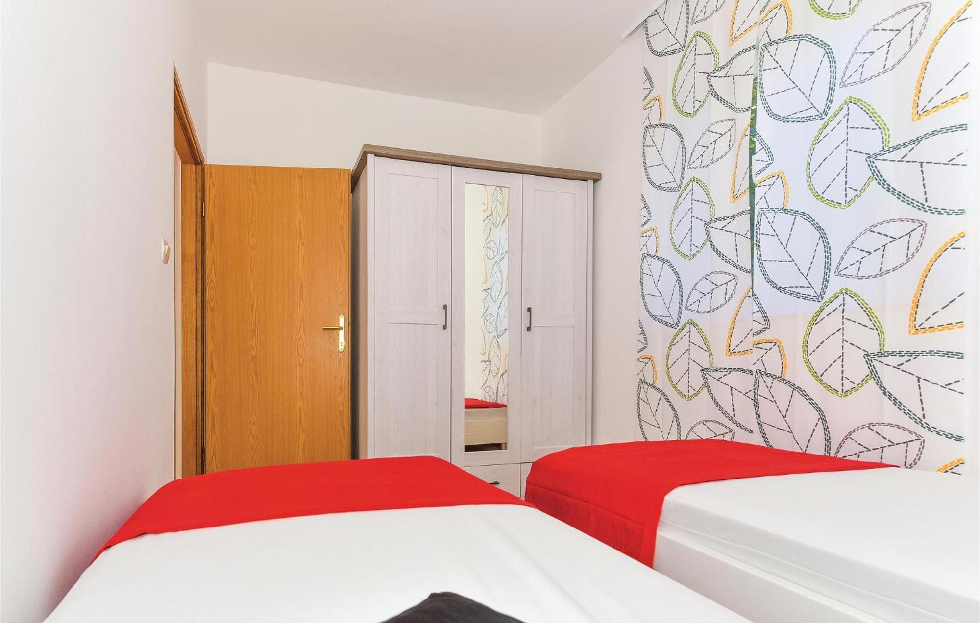 Gorgeous Apartment In Vodice With Kitchen エクステリア 写真